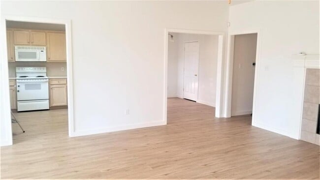 Building Photo - 216 Raider Blvd