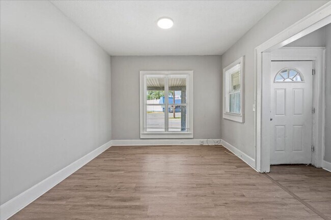 Building Photo - 447 N Sherman Dr