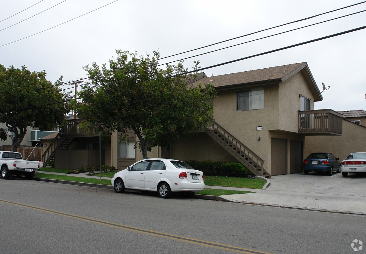 Foto del edificio - 7845 Holt Ave