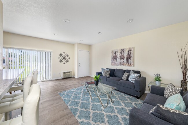 Foto del edificio - 7025 Waite Dr