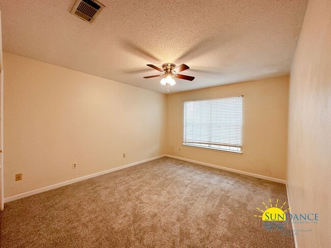 Foto del edificio - Adorable 2 Bedroom with New Flooring in FWB!