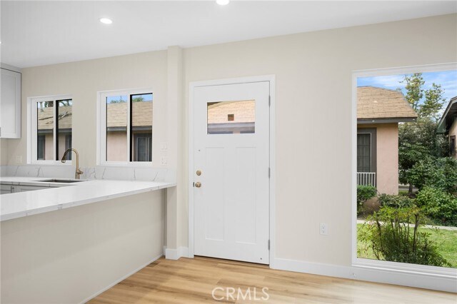 Foto del edificio - 417 Riverdale Dr