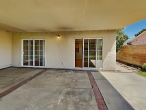 Building Photo - 7946 Lasaine Ave