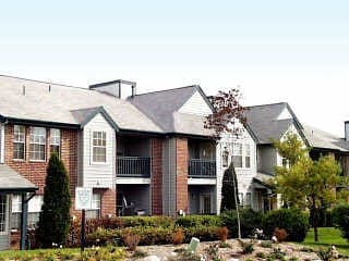 Building Photo - Parkside Pool Apartments