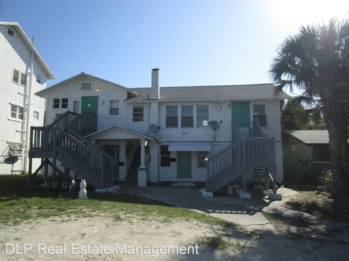 218222 N Oleander Ave, Daytona Beach, FL 32118 Room for Rent in