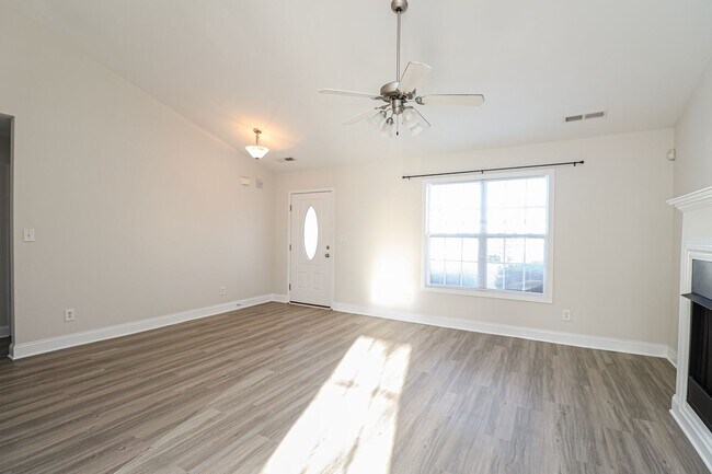 Foto del edificio - (Coming Soon) Charming 3 Bedroom Ranch in ...