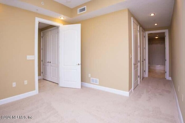 Building Photo - 4300 S Beach Pkwy