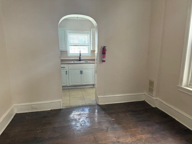 Building Photo - 252 N Wilton St