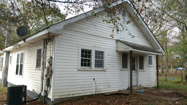 Building Photo - 111 Morton St
