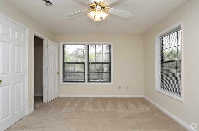 1BR, 1BA - 970 SF Berkley - Calibre Woods