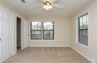 1BR, 1BA - 970 SF Berkley - Calibre Woods