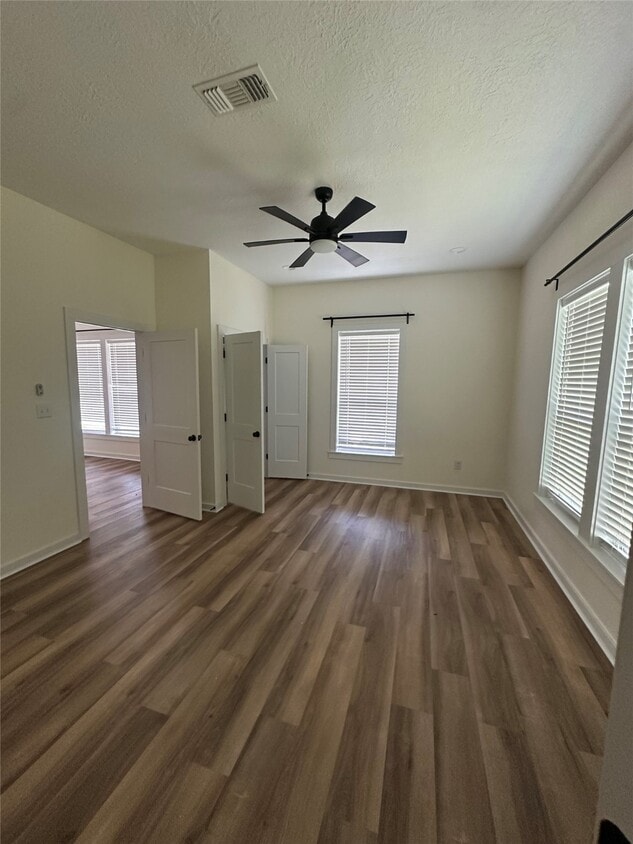 Building Photo - 3502 1st St