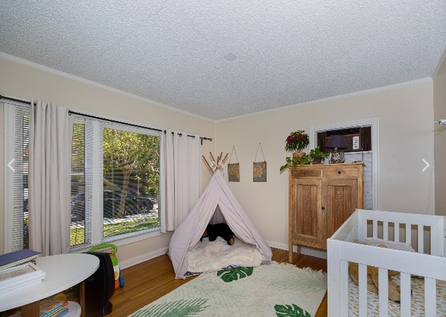 Building Photo - Glendale Triplex
