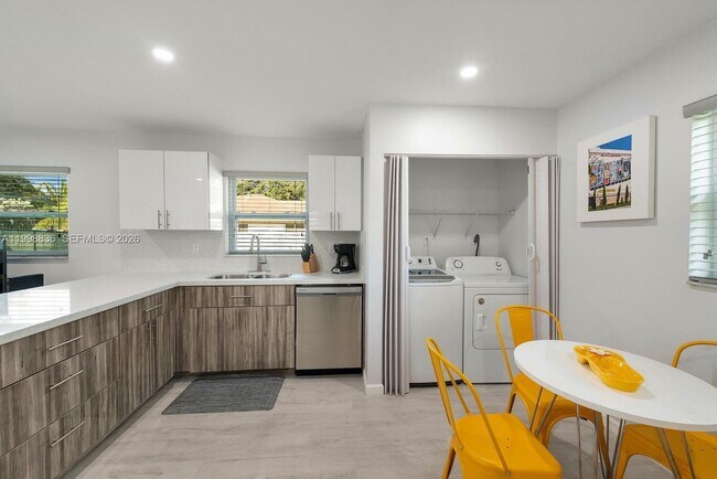 Foto del edificio - 5037 NW 5th Ave