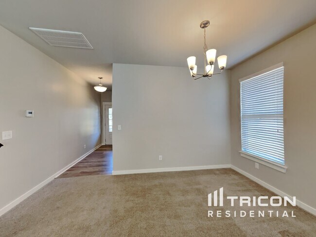 Foto del edificio - 4803 Kingdom Dr