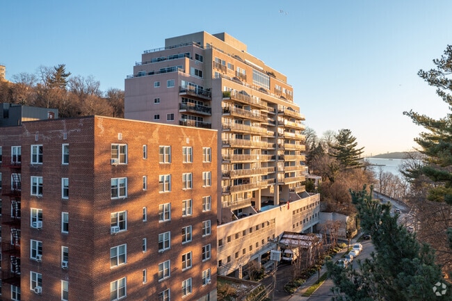 Riverwatch on Hudson