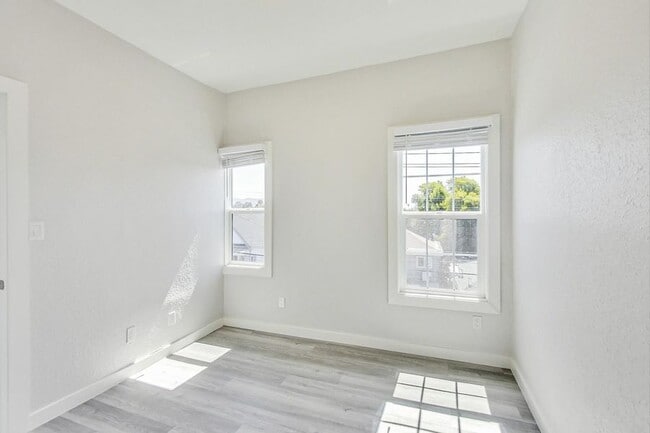 Building Photo - 1707 36th Ave