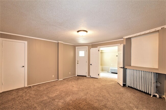 Building Photo - 28 6th Ave SE