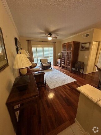 Building Photo - 2306 Tuscany Way