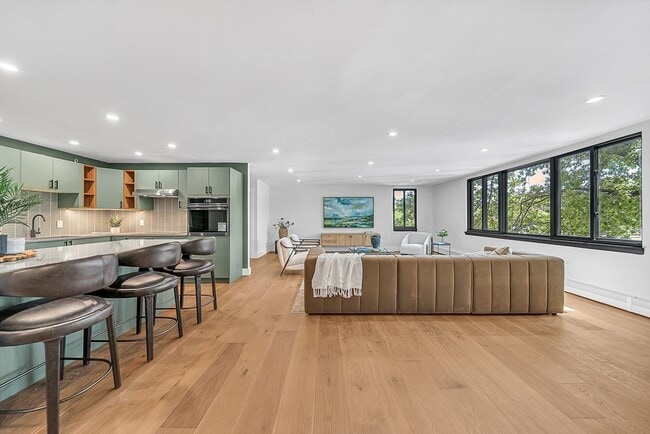 Building Photo - 935 Washington St