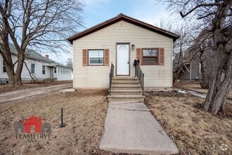 Building Photo - 505 Racine St