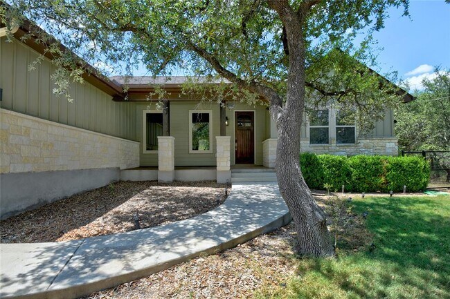 Building Photo - 735 Monarch