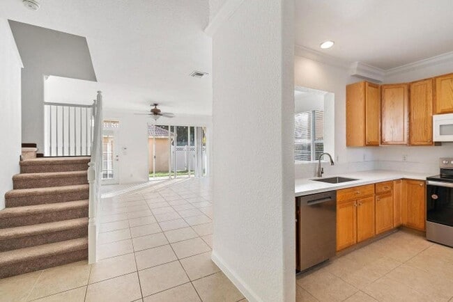 Foto del edificio - 8050 Murano Cir