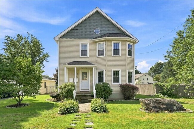 Foto del edificio - 51 Pettaconsett Ave