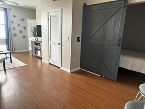 Building Photo - 800 Town and Country Blvd