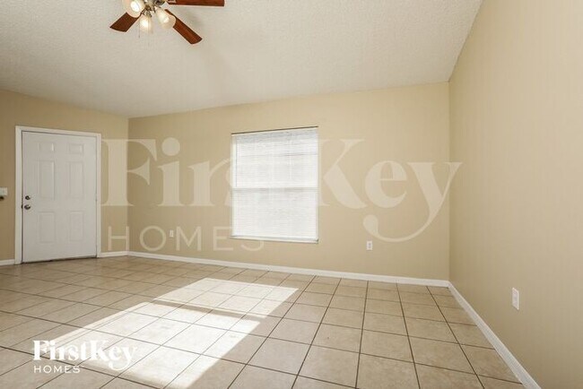 Foto del edificio - 7448 Little Pond Ct