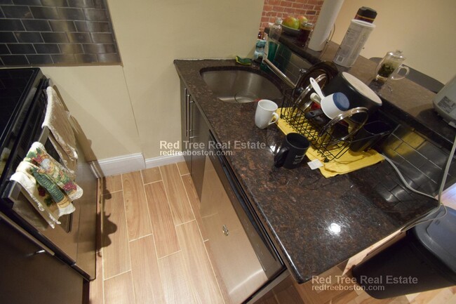Foto del edificio - 1170 Beacon St