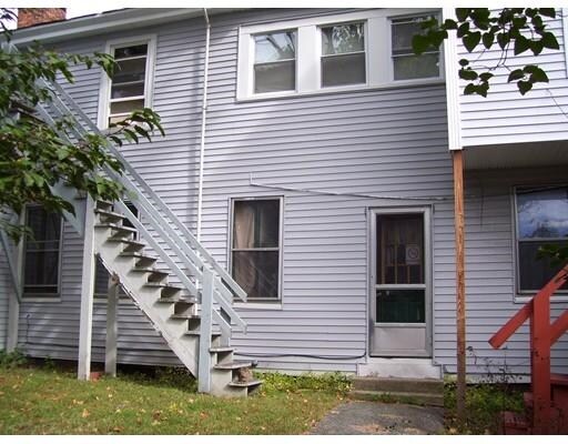 Building Photo - 585 Main St