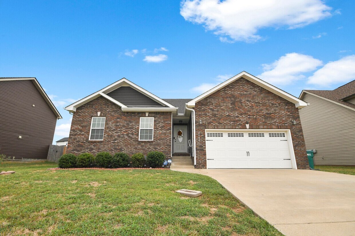 Primary Photo - Pet Friendly Three Bedroom with Bonus!