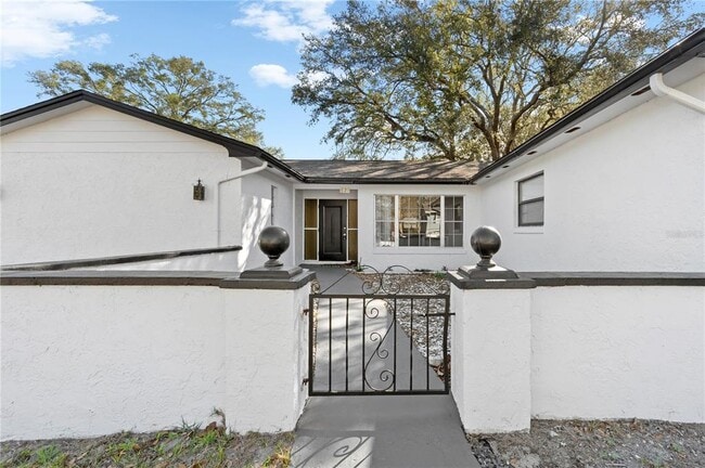 Foto del edificio - 621 Ashberry Ln