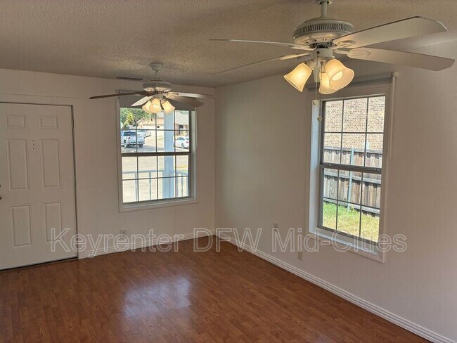 Foto del edificio - 514 Larry Dr