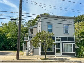 Building Photo - 613 Fuller Ave SE