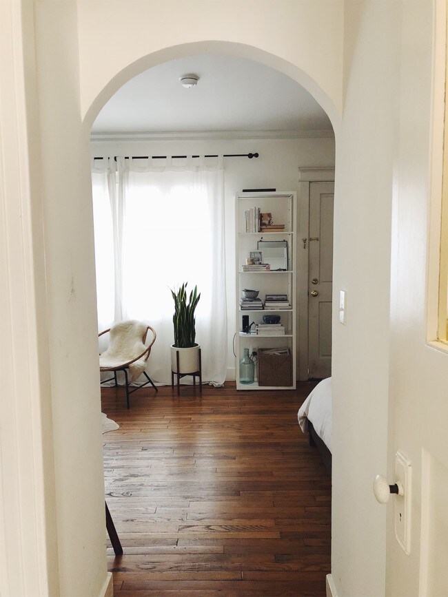from kitchen, back to main room - 325 Market St