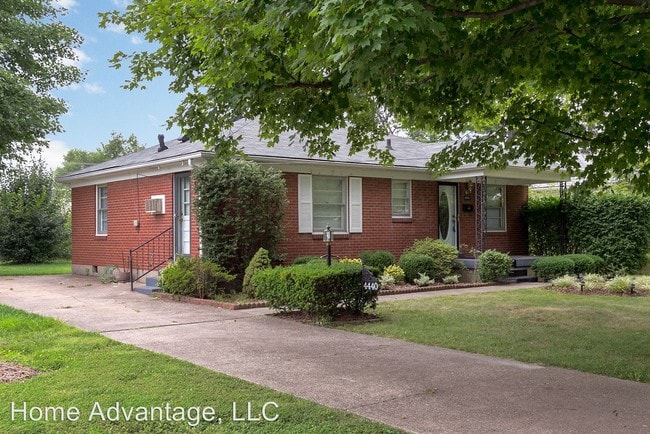 Building Photo - 3 br, 1 bath House - 4440 Esther Ave