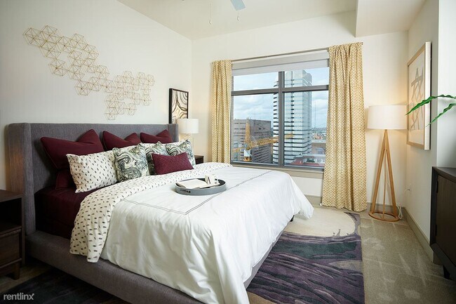 Building Photo - 1 br, 1 bath Condo - 2300 Wolf St