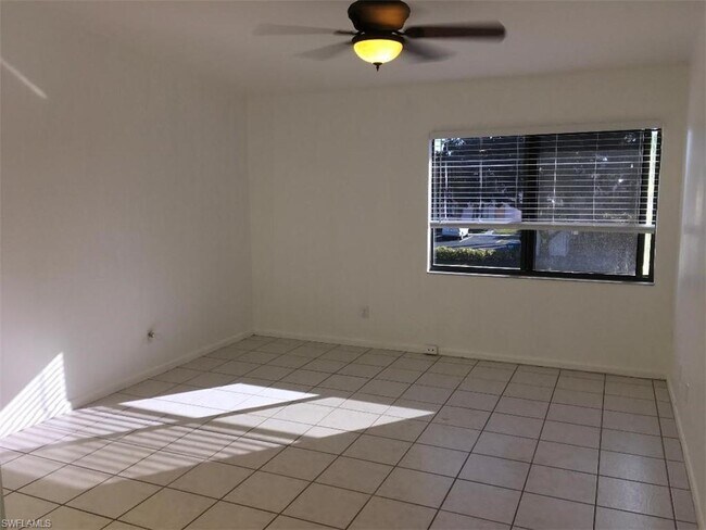 Building Photo - 4904 Vincennes St