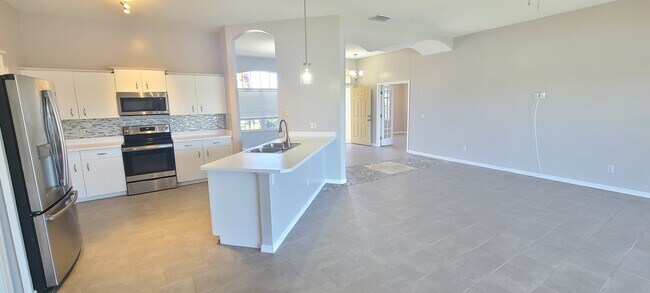 Building Photo - 6750 Ferri Cir