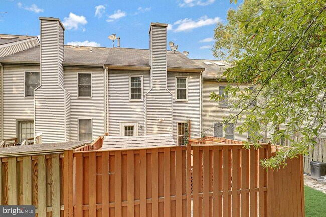 Foto del edificio - 4207 Devonwood Way