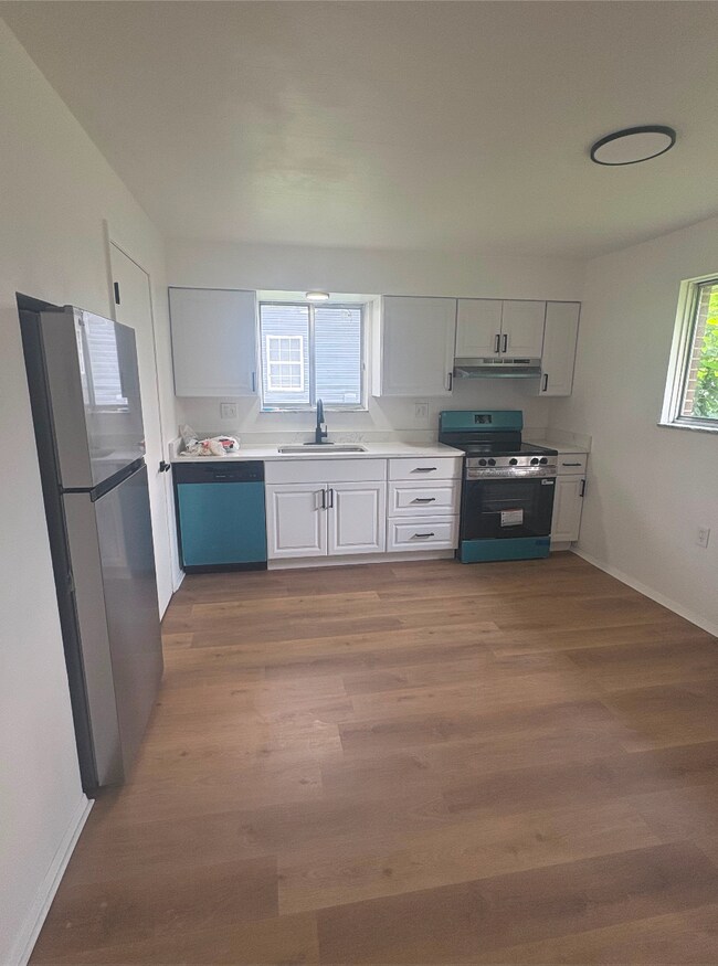 Foto del edificio - 437-439-439 Forest St