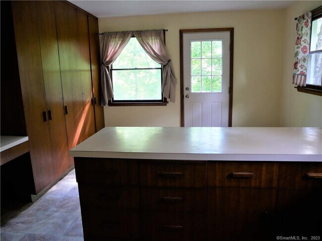 Building Photo - 89 Birchwood Heights Rd