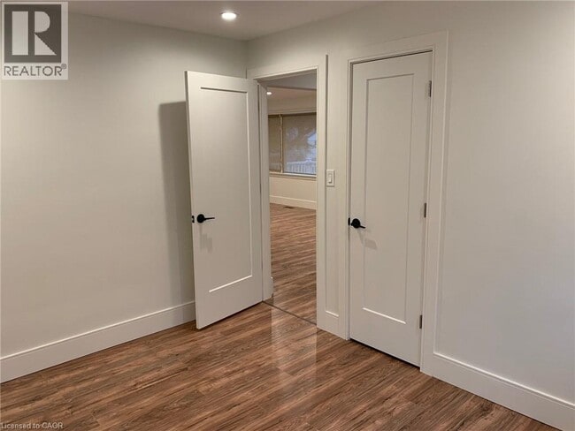 Building Photo - 204 W 19th St