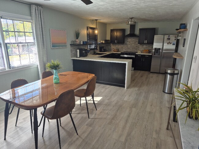 Foto del edificio - 1218 Greenwood Dr