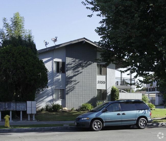 Building Photo - 3155 E Pearl Dr