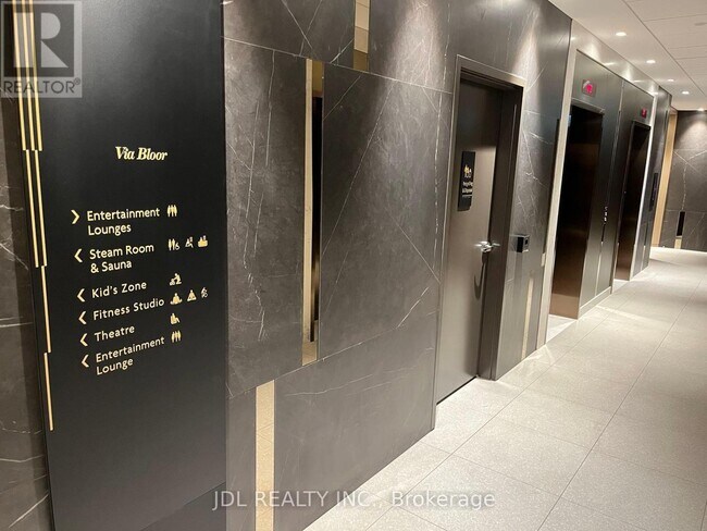 Photo du bâtiment - 575 Bloor St E