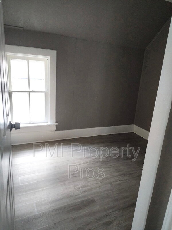 Building Photo - 2632 N 24th Pl