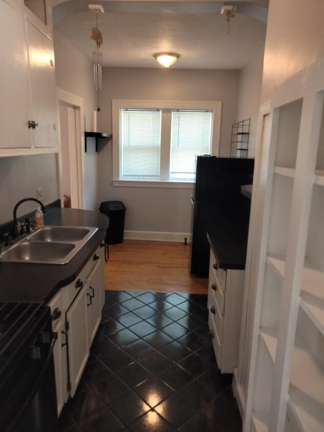 Primary Photo - 1220 W 104th St